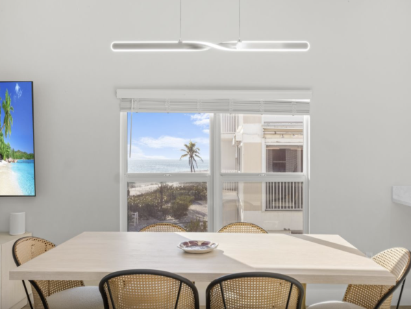 Intimate 4 unit beachfront complex